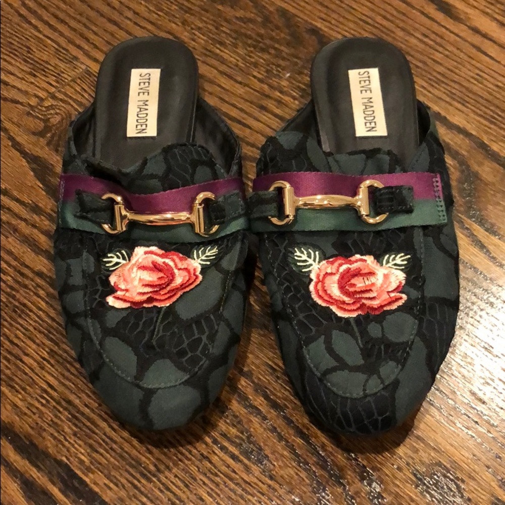 Steve Madden slides
